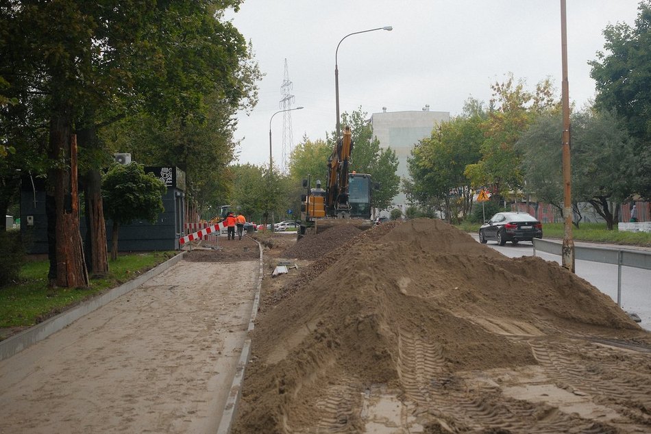 Łódź. Budowa drogi rowerowej na ul. Tatrzańskiej w Łodzi