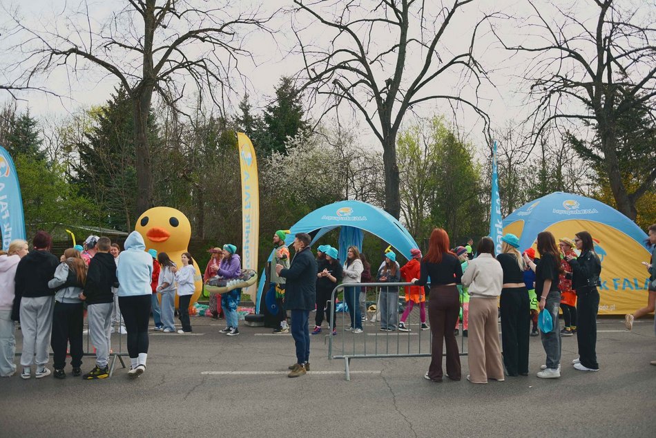 Łódź. Strefa kibica na DOZ Maraton Łódź 2026. Jak Łodzianie dopingowali biegaczy?
