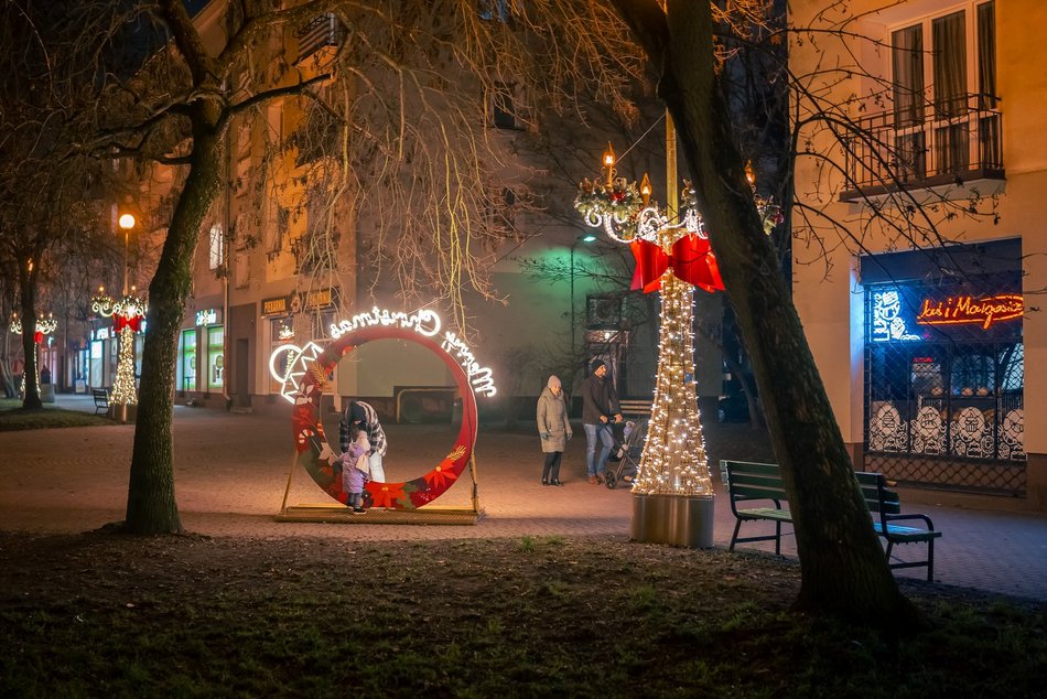 Świąteczna iluminacja na Kozinach w Łodzi