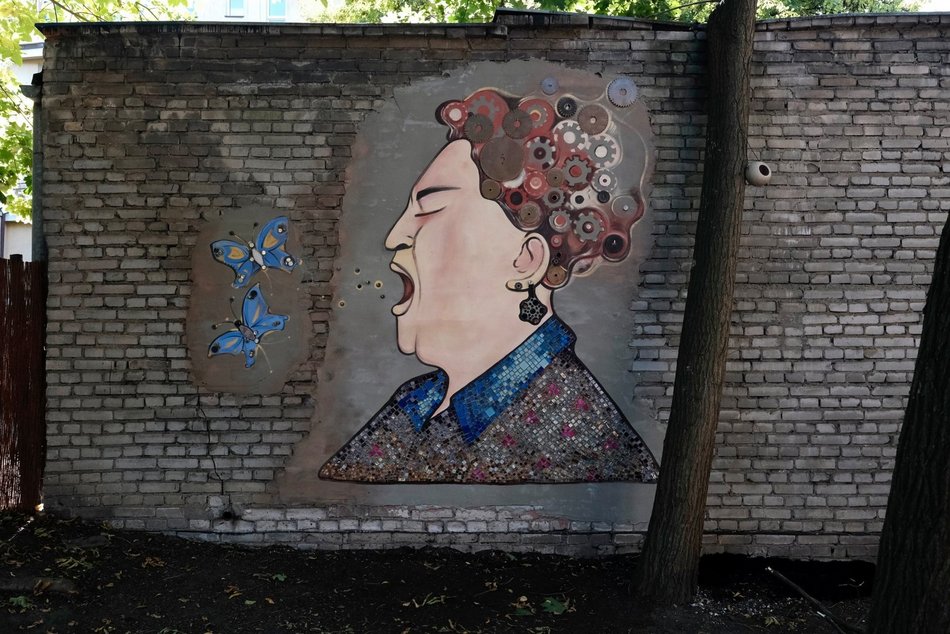 [Translate to Ukraiński:] Łódź. Wyjątkowy mural przy Pomorskiej w Łodzi. To manifest na rzecz osób z zaburzeniami poznawczymi
