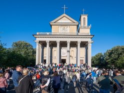 Łódź. Ruszyła 100. Piesza Pielgrzymka Łódzka na Jasną Górę. Maszeruje ponad 200 pątników!