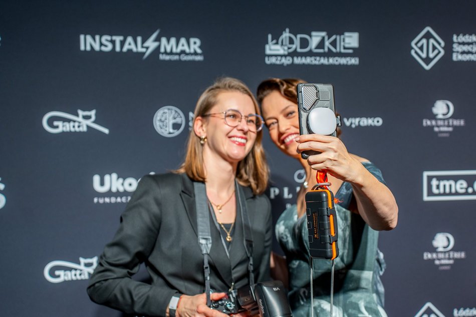 Łódź. Moda i pomaganie w klubie Wytwórnia w Łodzi. Zobacz zdjęcia z gali „poMocni w Modzie by Plesiak”