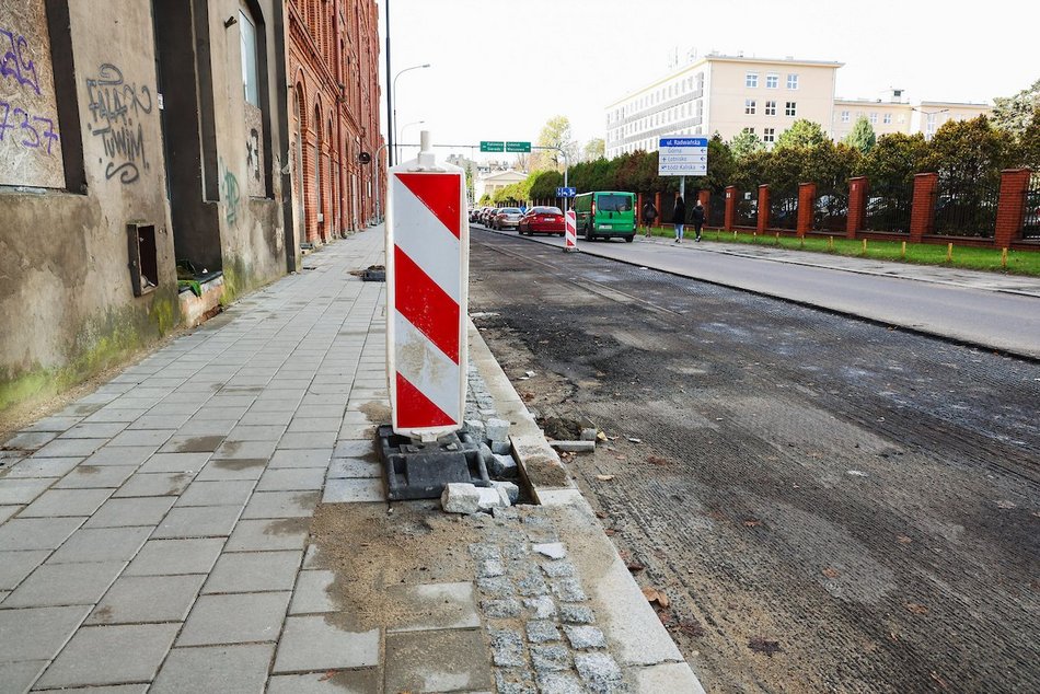 Łódź. Remont Radwańskiej w Łodzi. Niebawem skorzystamy z wyremontowanej części jezdni