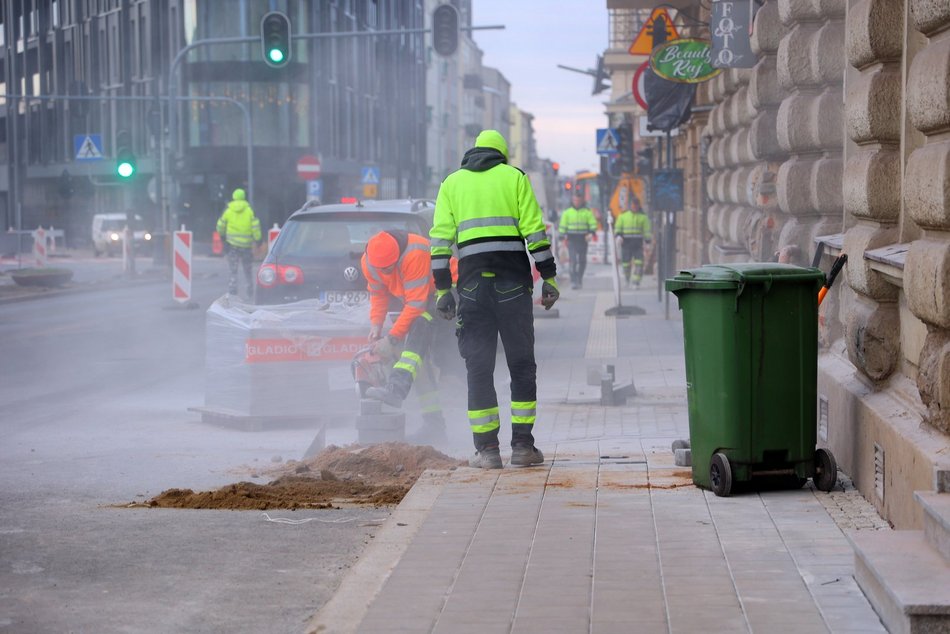 Remont Struga dobiega końca. Jest już asfalt, kiedy skończą chodniki?