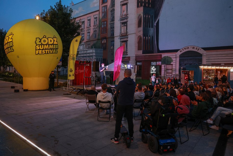 Łódź. Stand-up Piotrkowska w Łodzi. Za nami kolejny wieczór z dobrym humorem [ZDJĘCIA]