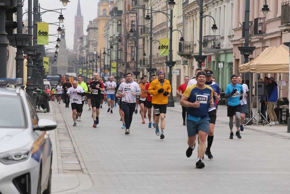 DOZ Maraton 2023. Brałeś udział w biegu? Znajdź się na zdjęciach!