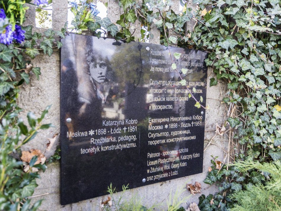 Grób Katarzyny Kobro 