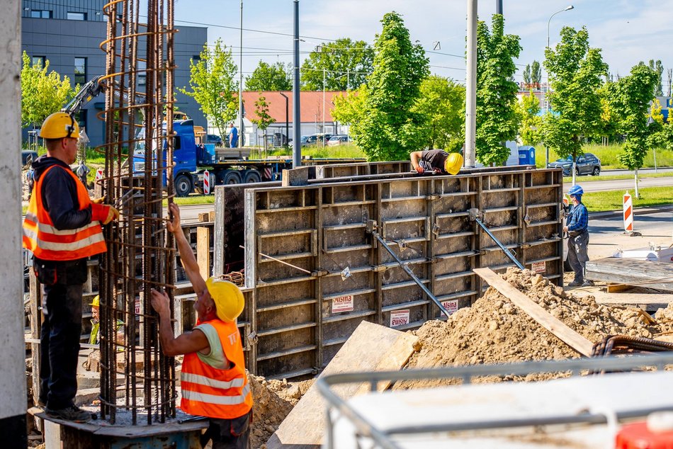 Budowa kładek nad Wyszyńskiego w Łodzi. Najnowsze postępy i zmiany w ruchu