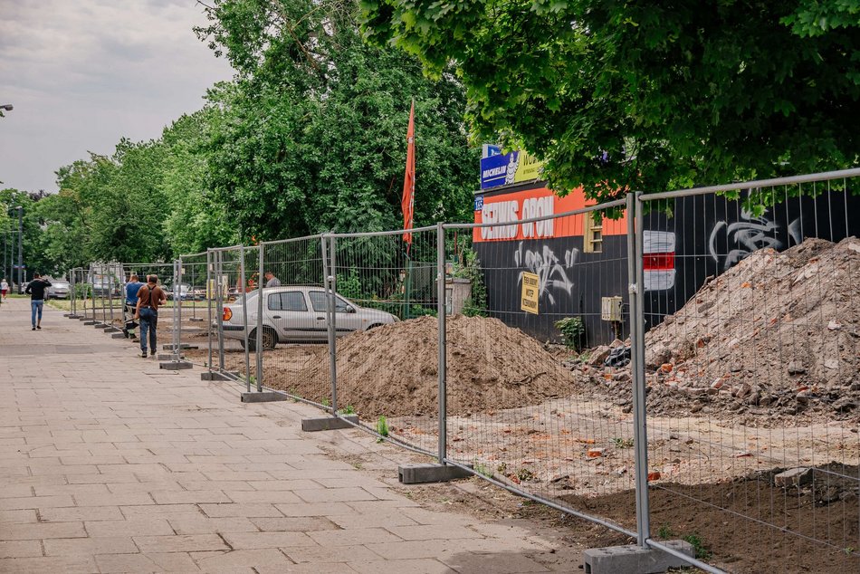 Łódź. Kilińskiego w Łodzi zmienia się na naszych oczach. Będą nowe drzewa, krzewy i świeża trawa