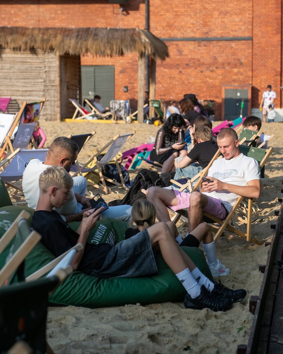 Łódź. Manufaktura otwiera sezon letni! Na rynku pojawiła się piaszczysta plaża