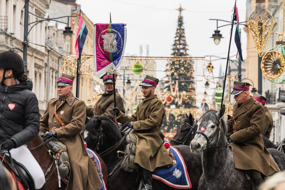 Łódź. WOŚP 2025 w Łodzi. Wielka Szarża przeszła Piotrkowską. Co za widok!