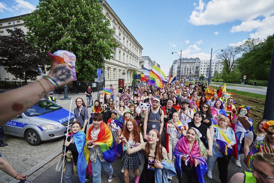 Uczestnicy Marszu Równości na ulicach Łodzi