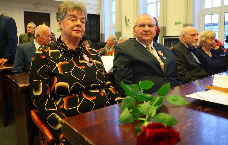 Łódź. Medale za długoletnie pożycie małżeńskie. Rekordziści są razem od 66 lat!