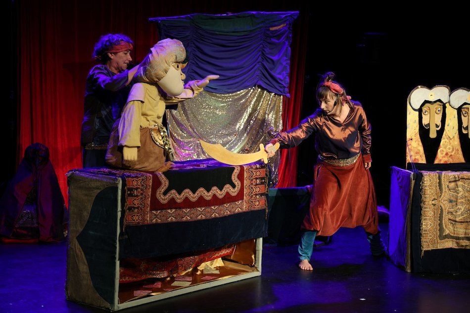 Łódź. Baśniowa Piotrkowska w Łodzi. W repertuarze "Alibaba i czterech rozbójników"