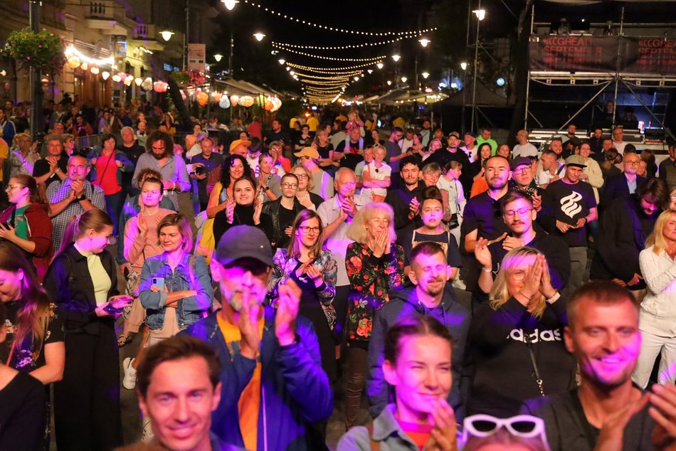 Great September 2023. Tłumy łodzian na darmowym koncercie na Piotrkowskiej