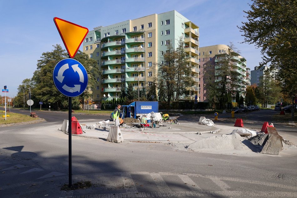 rondo na Kaczeńcowej w remoncie