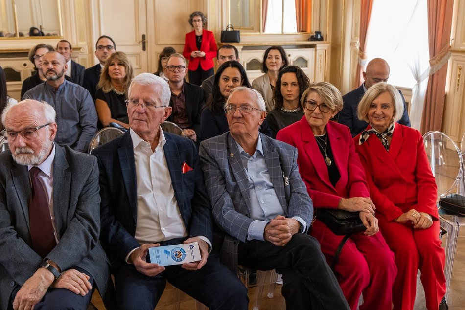 Łódź. Stypendia dla wybitnych uczniów z Łodzi i regionu przyznane. Nagrodzeni także nauczyciele