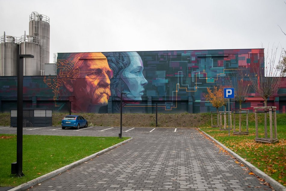 Nowy mural w Łodzi! Ludwik Grohman został uwieczniony na ścianie ŁSSE przy Tymienieckiego