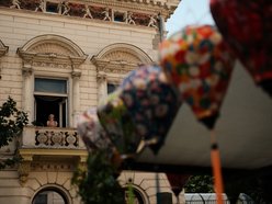 Łódź. Granie na balkonie przy Piotrkowskiej