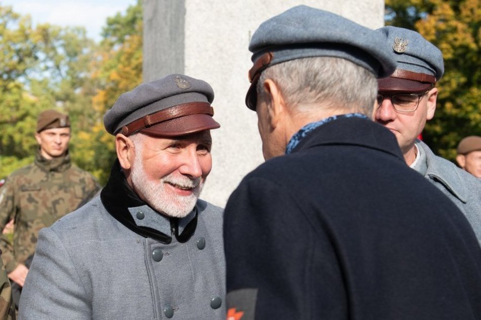 Obchody Łódzkiego Października Legionowego. Uroczystość pod pomnikiem Legionisty