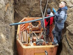 Łódź. Kraking przy remontach ulic w Łodzi. To podziemy potwór, który buduje wodociągi!