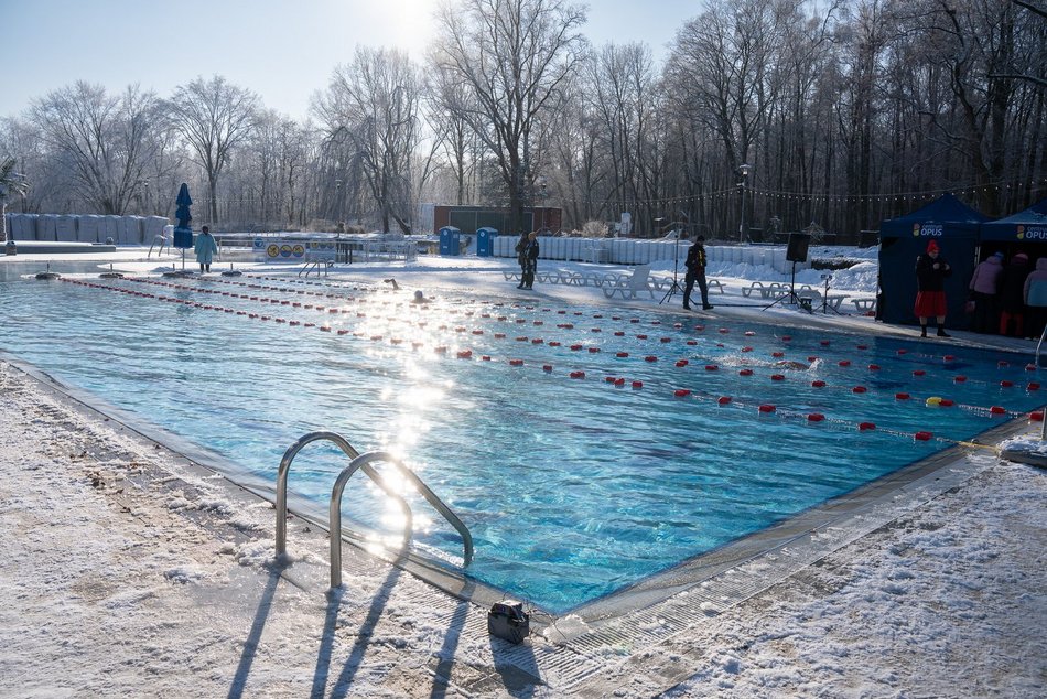 Łódź. Zimne pływanie w Aquaparku Fala w Łodzi