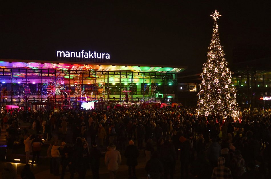 pokaz laserów w centrum handlowym