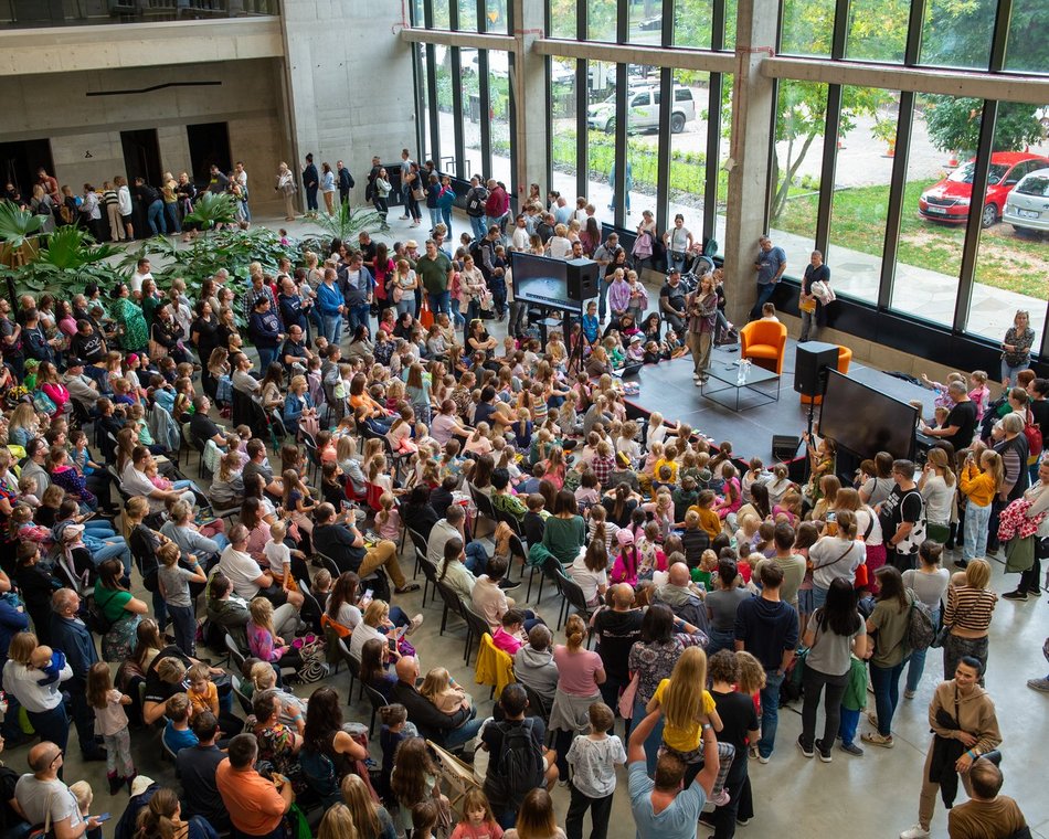 spotkanie z młodą podróżniczką