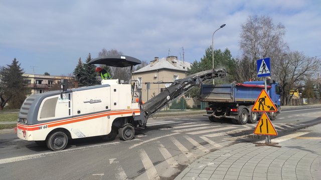 Łatanie dziur w Łodzi. Gdzie w ostatnim tygodniu marca będą prowadzone prace? [HARMONOGRAM]