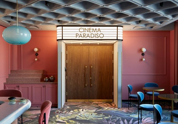 Cinema Paradiso в готелі PURO