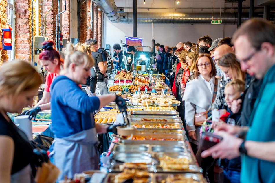 Łódź. Festiwal Azjatycki w Łodzi. Piotrkowska 217 pełna orientalnych smaków