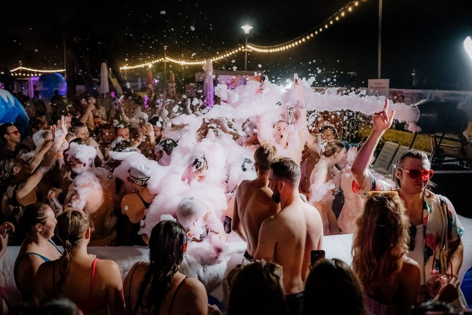 Łódź. Pink Party w Aquaparku Fala. To najbardziej różowa impreza w Łodzi