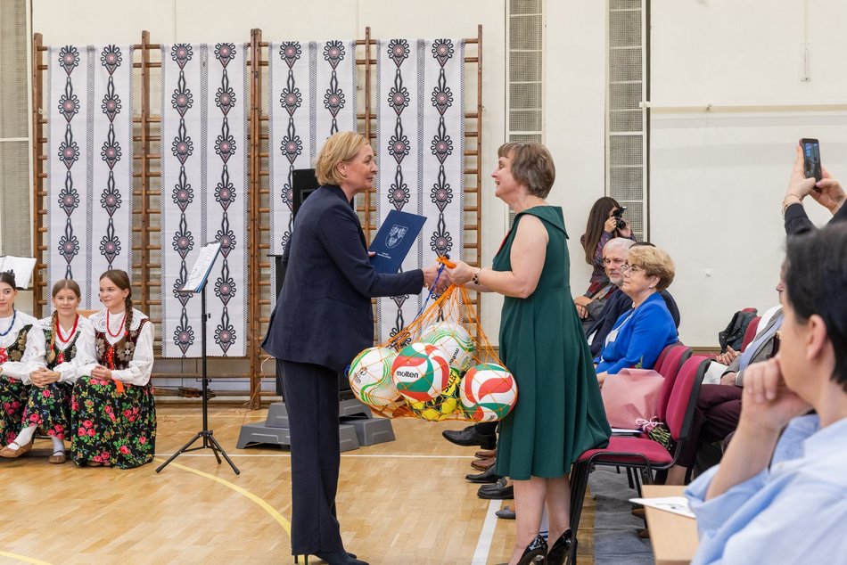 Łódź. XXIII Liceum Ogólnokształcące w Łodzi świętuje 80-lecie. To się nazywa świętowanie!