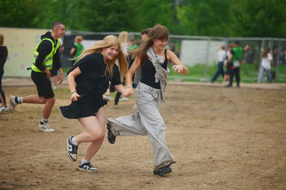 Deszcz im niestraszny! Pierwsi festiwalowicze rozpoczęli trzeci dzień Łódź Summer Festival 2025!
