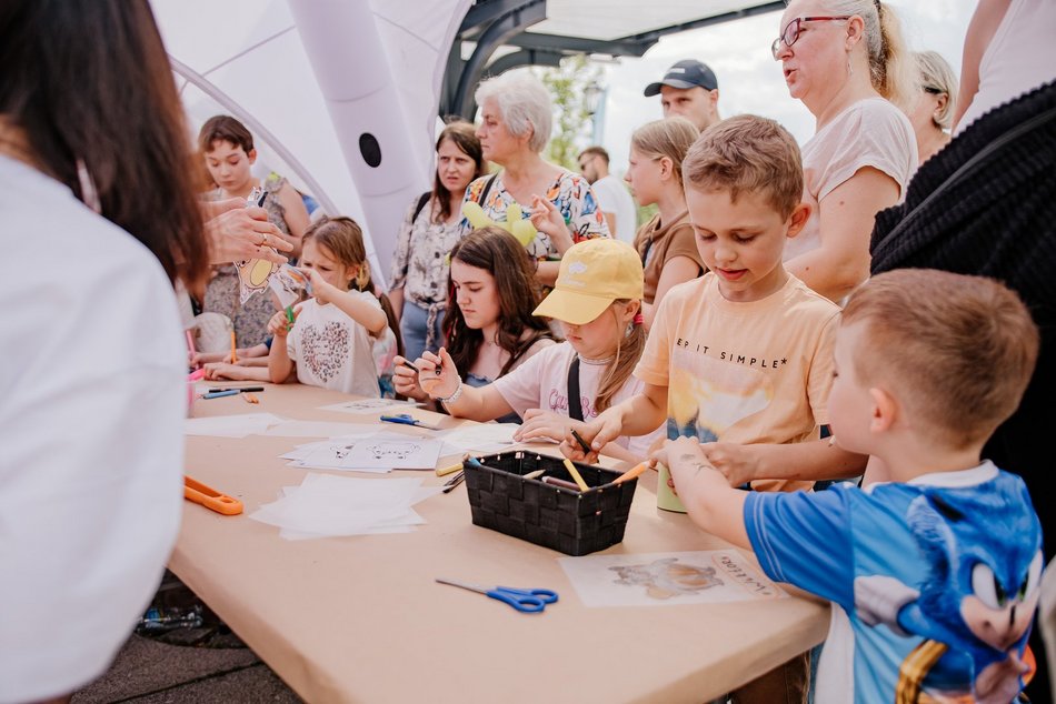 Łódź. Miejski Dzień Dziecka 2025 w Łodzi. Majka Jeżowska, dmuchańce i pokazy [ZDJĘCIA]