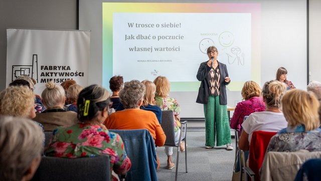 Przyjdź na Akademię Świadomego Seniora w Łodzi i sprawdź, jak zadbać o cyfrowe bezpieczeństwo