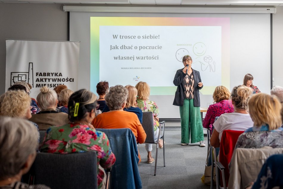 Łódź. Przyjdź na Akademię Świadomego Seniora w Łodzi i sprawdź, jak zadbać o cyfrowe bezpieczeństwo