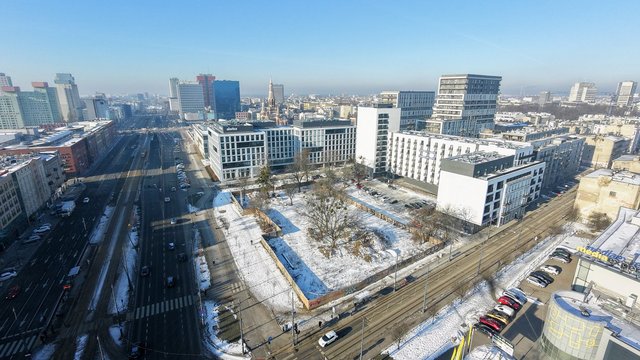 Działka przy trasie W-Z w Łodzi przestanie świecić pustkami. Powstanie nowy biurowiec [ZDJĘCIA]