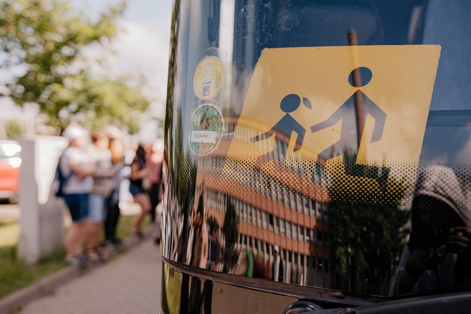 Dzieci z Łodzi wyjechały na kolonie do Grotnik. Pierwszy turnus rozpoczęty!