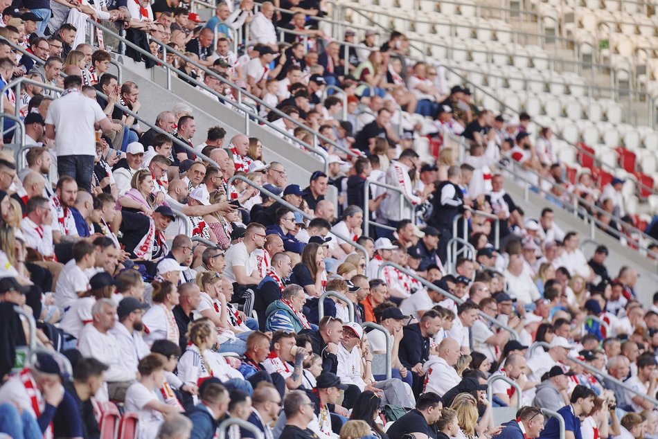Łódź. Kibice na meczu ŁKS Łódź - Pogoń Siedlce