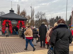 Łódź. Kolejka po pączki