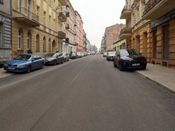 Nowy asfalt na Struga. Powrót autobusu MPK Łódź na swoją trasę.