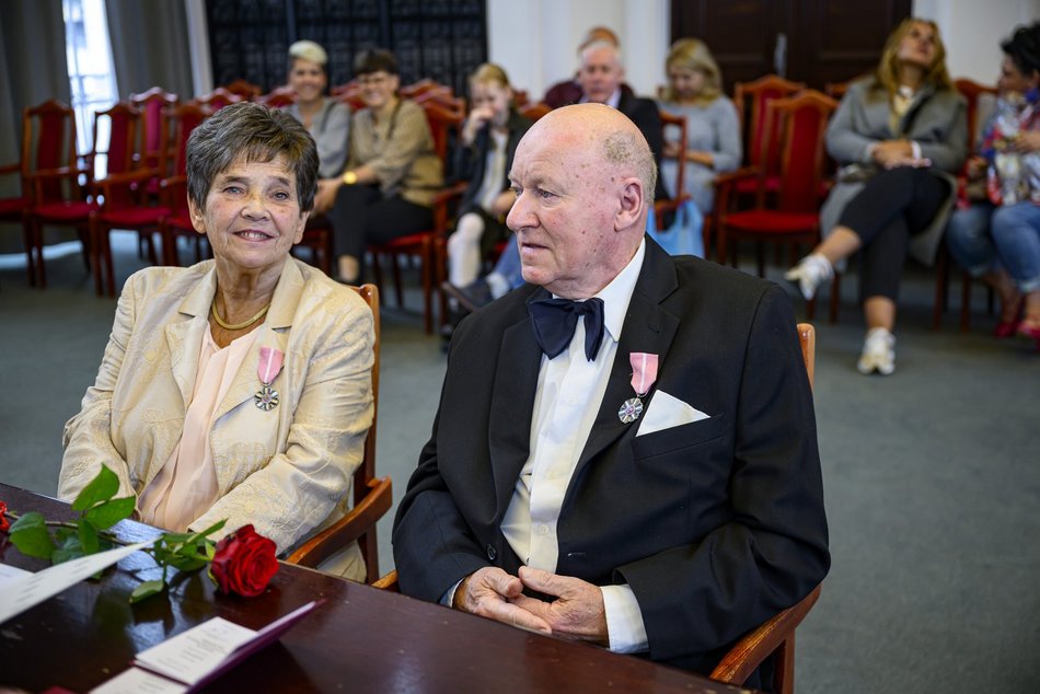 Łódź. Medale za długoletnie pożycie małżeńskie. To się nazywa wielka miłość!