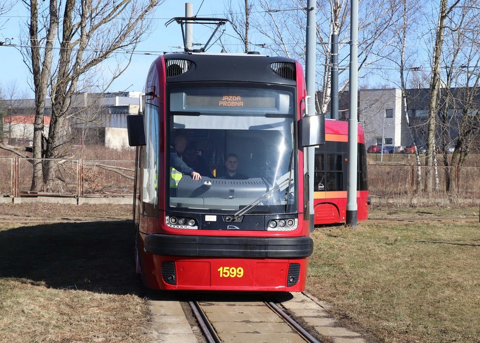 Łódź. Pan Bartosz prowadzi tramwaj MPK Łódź