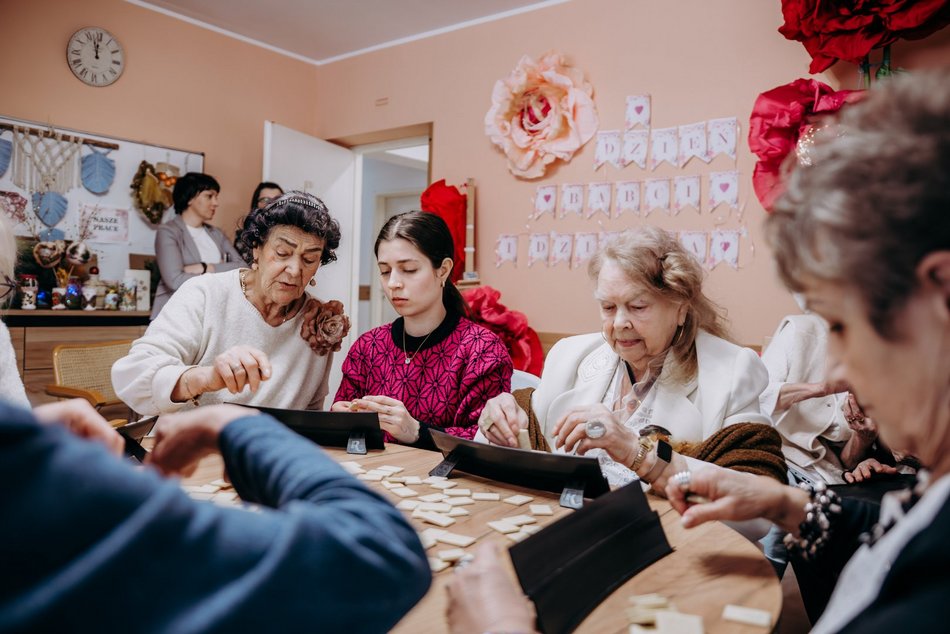 Łódź. Masz pomysł, który połączy pokolenia w Łodzi? Zgłoś się do akcji „Pokolenia w Akcji” i zgarnij fundusze!