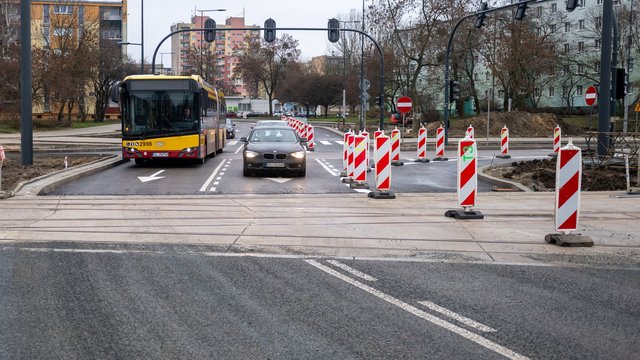 Rondo Broniewskiego w Łodzi otwarte! Przejazd z Dąbrowy na Chojny możliwy [ZDJĘCIA]