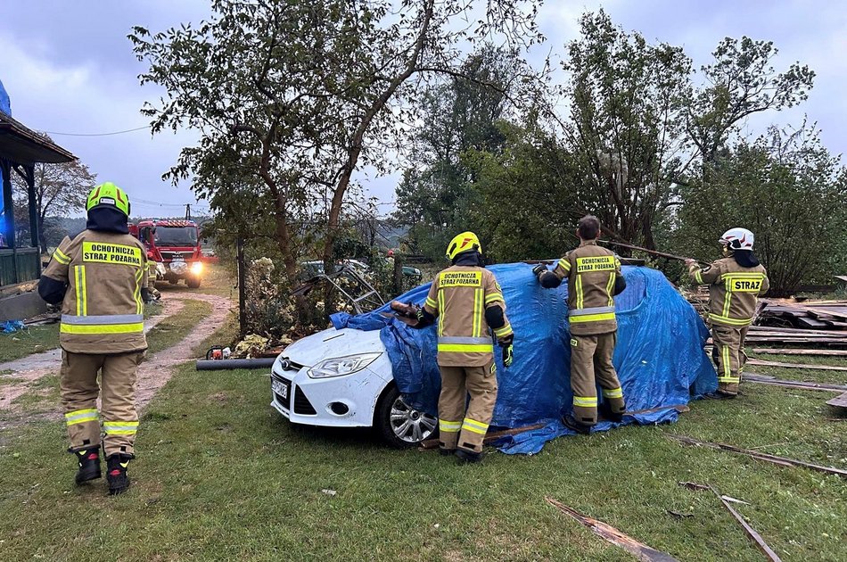 Skutki wichury i ulewy w Poświętnem