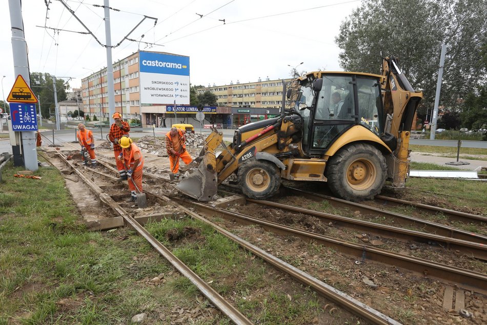 Remonty torowisk na rondzie Lotników Lwowskich i Żabieńcu