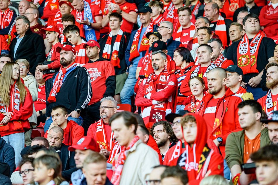 Łódź. Kibice na meczu Widzew Łódź z Motorem Lublin. Odszukaj się w galerii