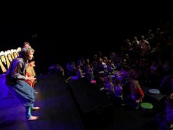 Łódź. Baśniowa Piotrkowska w Łodzi. W repertuarze "Alibaba i czterech rozbójników"